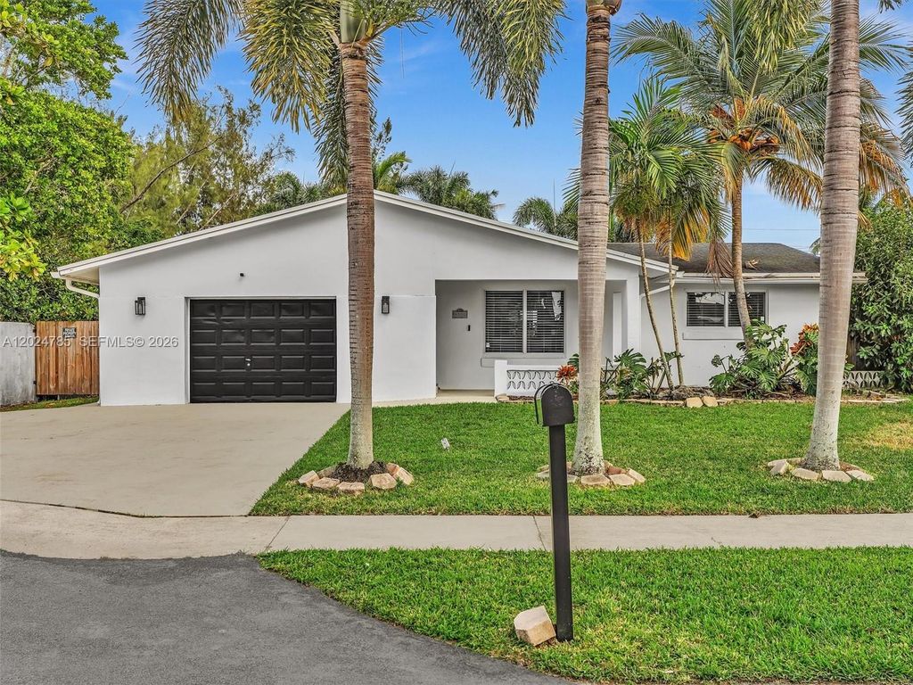4500 SW 42nd Ter, Dania Beach, FL 33314