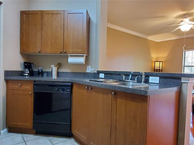 2141 PORTOFINO PLACE 28-282, Palm Harbor, FL 34683