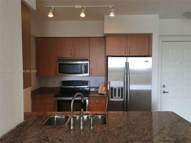 1830 Radius Dr 618, Hollywood, FL 33020