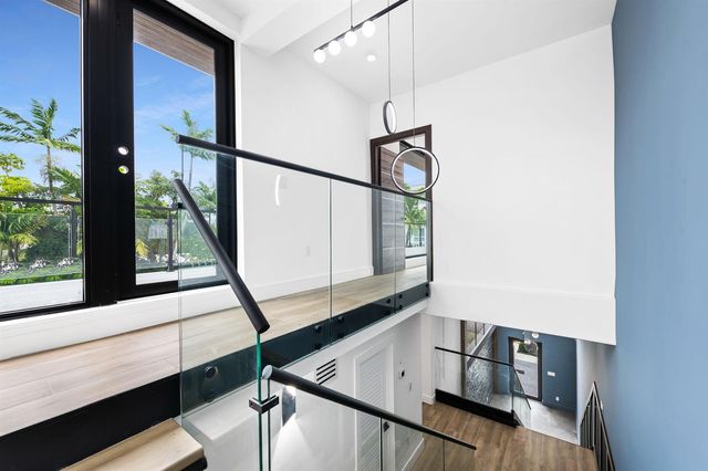 323 Hendricks Isle, Fort Lauderdale, FL 33301