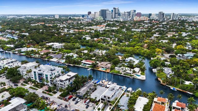 323 Hendricks Isle, Fort Lauderdale, FL 33301