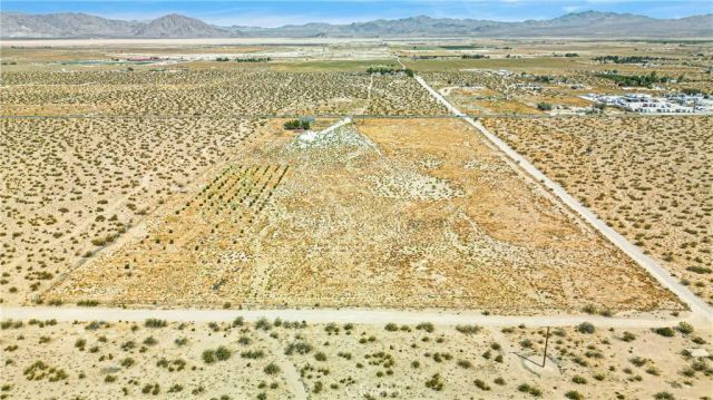 33633 Old Woman Spring Rd, Lucerne Valley, CA 92356