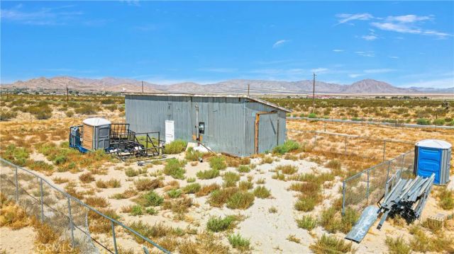 33633 Old Woman Spring Rd, Lucerne Valley, CA 92356
