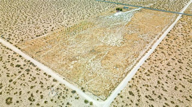 33633 Old Woman Spring Rd, Lucerne Valley, CA 92356