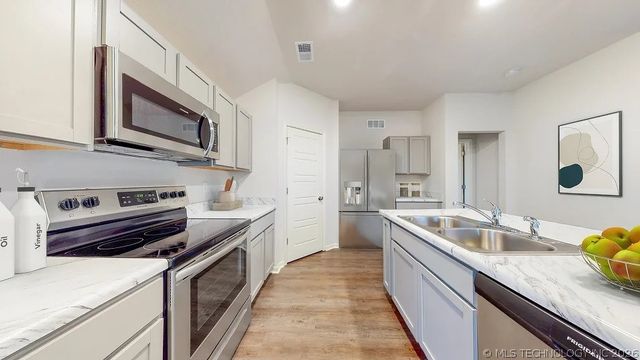 11762 S 279th East Avenue, Coweta, OK 74429