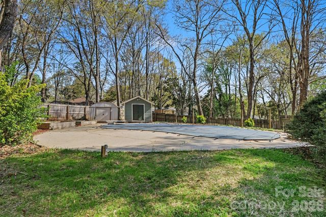 207 Treeline Drive, Belmont, NC 28012