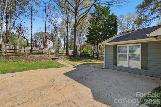 207 Treeline Drive, Belmont, NC 28012
