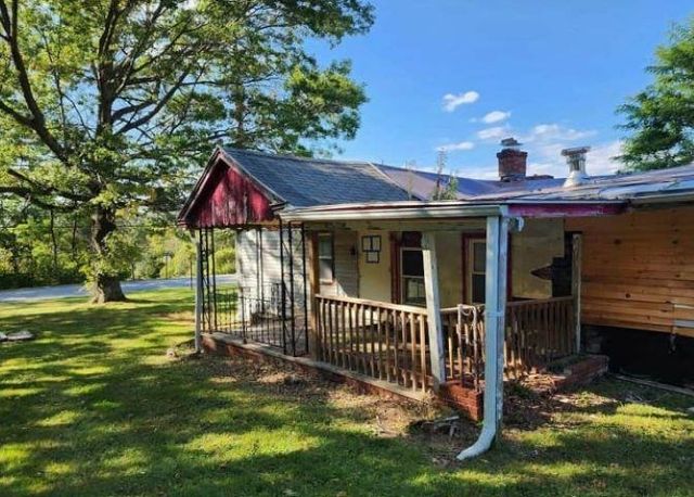 933 E Road, Bennington, VT 05201