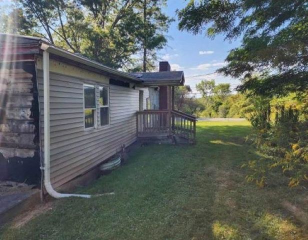 933 E Road, Bennington, VT 05201