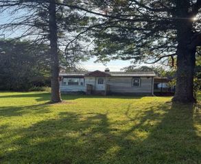 933 E Road, Bennington, VT 05201