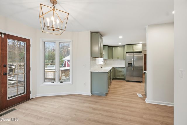 13 Ribbon Candy Lane, Schaghticoke, NY 12182