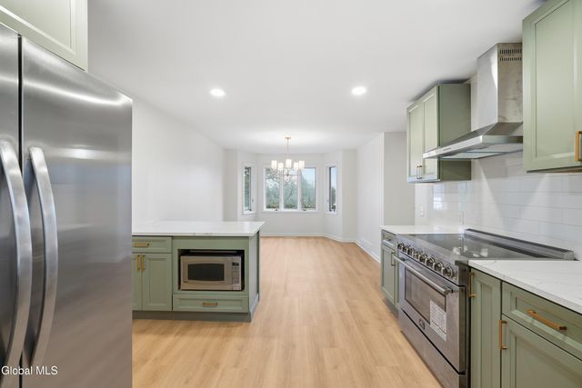 13 Ribbon Candy Lane, Schaghticoke, NY 12182