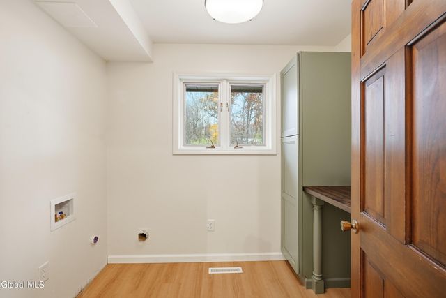 13 Ribbon Candy Lane, Schaghticoke, NY 12182