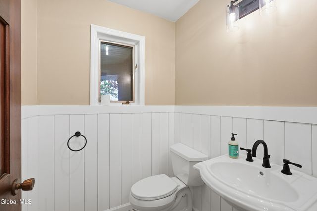 13 Ribbon Candy Lane, Schaghticoke, NY 12182