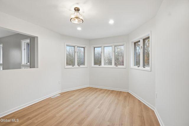 13 Ribbon Candy Lane, Schaghticoke, NY 12182