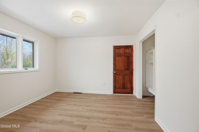 13 Ribbon Candy Lane, Schaghticoke, NY 12182