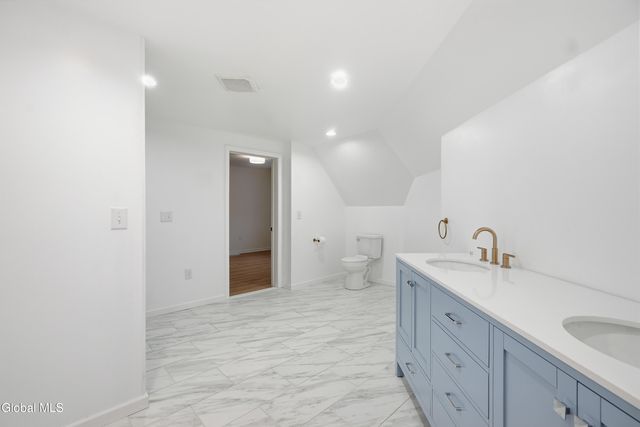 13 Ribbon Candy Lane, Schaghticoke, NY 12182