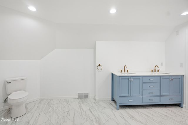 13 Ribbon Candy Lane, Schaghticoke, NY 12182