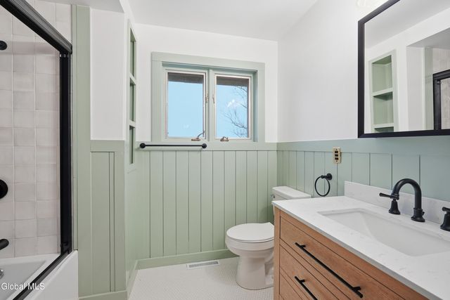 13 Ribbon Candy Lane, Schaghticoke, NY 12182