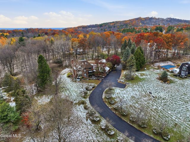 13 Ribbon Candy Lane, Schaghticoke, NY 12182