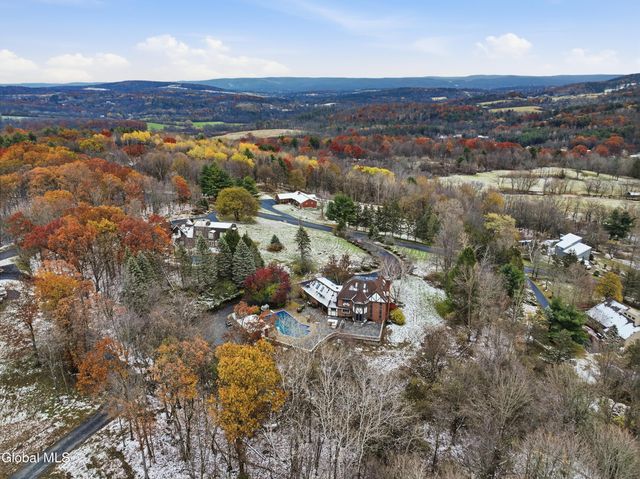 13 Ribbon Candy Lane, Schaghticoke, NY 12182