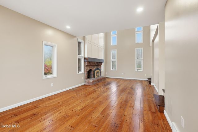 13 Ribbon Candy Lane, Schaghticoke, NY 12182