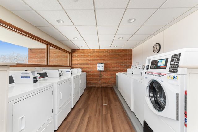4221 Saratoga Avenue SE 101A, Downers Grove, IL 60515