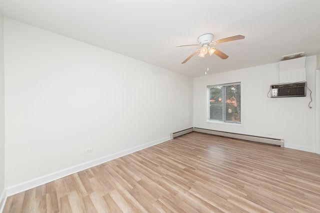 4221 Saratoga Avenue SE 101A, Downers Grove, IL 60515