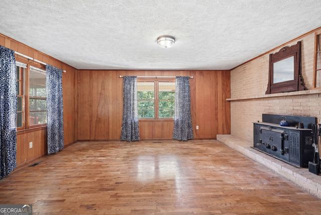 264 School Street, Gillsville, GA 30543