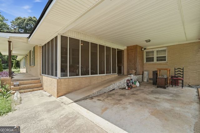 264 School Street, Gillsville, GA 30543