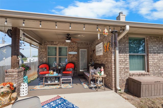 3016 Loy Lake Road, Denison, TX 75020