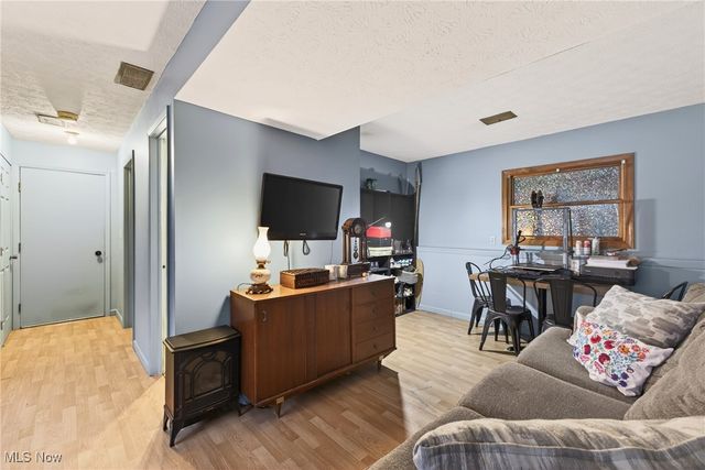 434 E Overlook Drive, Eastlake, OH 44095