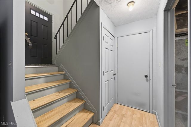 434 E Overlook Drive, Eastlake, OH 44095