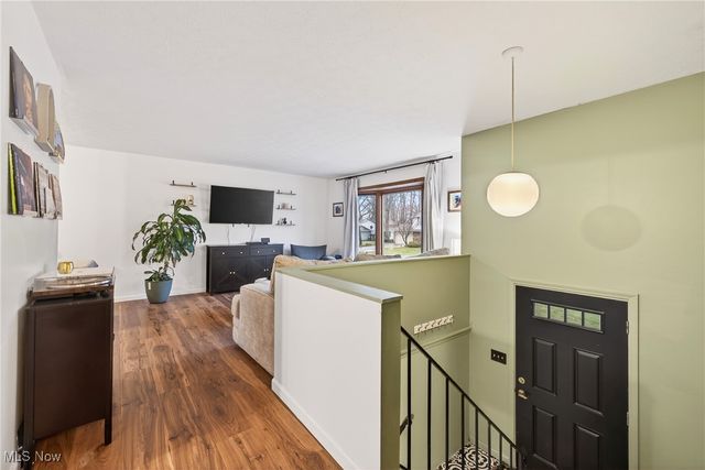 434 E Overlook Drive, Eastlake, OH 44095