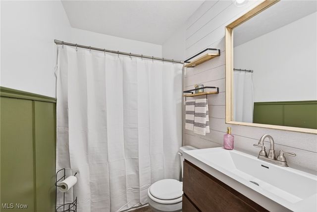 434 E Overlook Drive, Eastlake, OH 44095