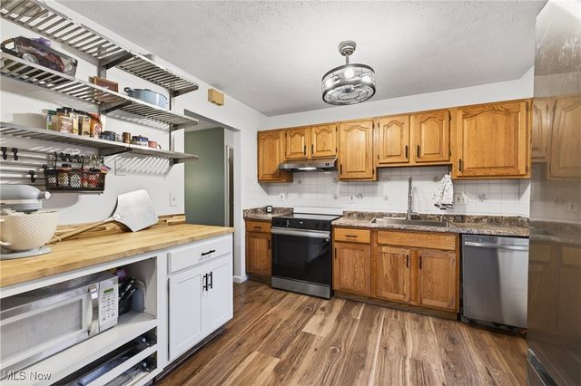 434 E Overlook Drive, Eastlake, OH 44095