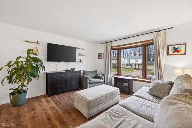 434 E Overlook Drive, Eastlake, OH 44095