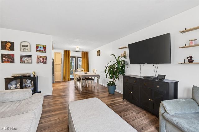 434 E Overlook Drive, Eastlake, OH 44095