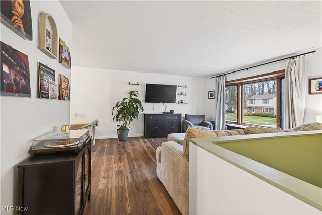 434 E Overlook Drive, Eastlake, OH 44095