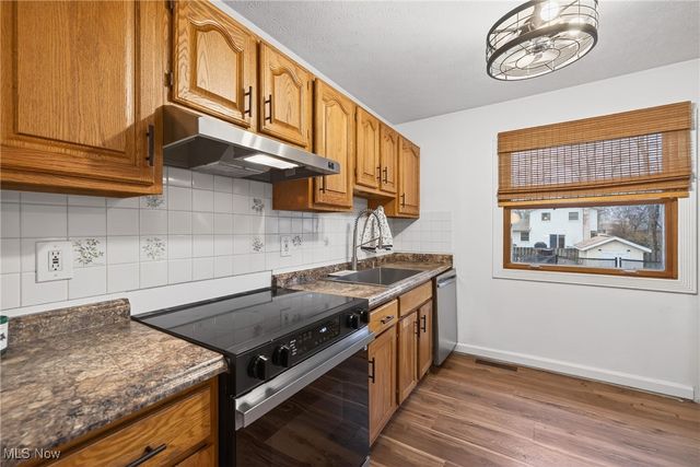 434 E Overlook Drive, Eastlake, OH 44095