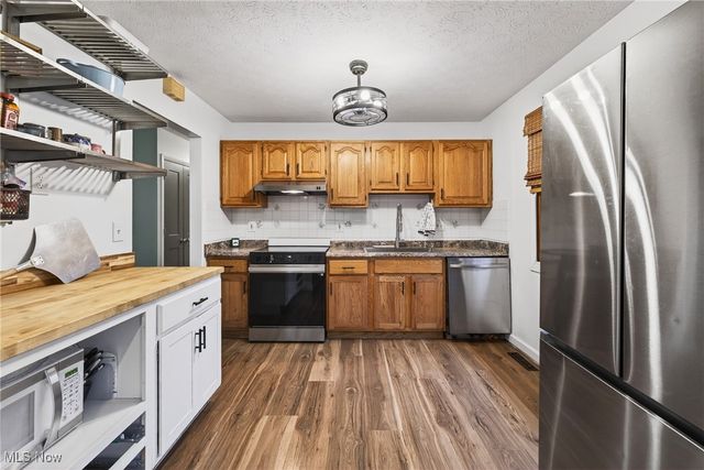 434 E Overlook Drive, Eastlake, OH 44095