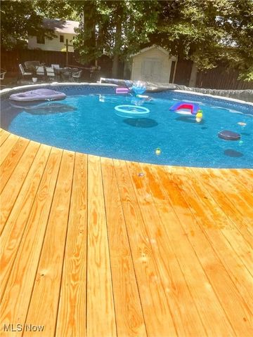 434 E Overlook Drive, Eastlake, OH 44095