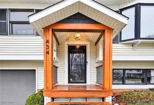 434 E Overlook Drive, Eastlake, OH 44095