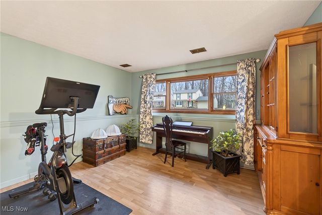 434 E Overlook Drive, Eastlake, OH 44095