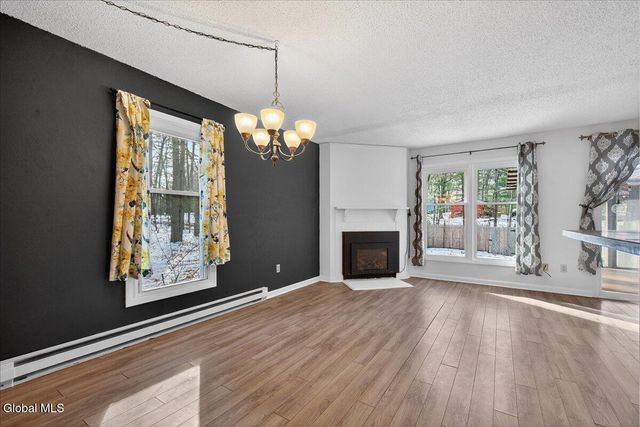 36 Tekakwitha Court, Clifton Park, NY 12065