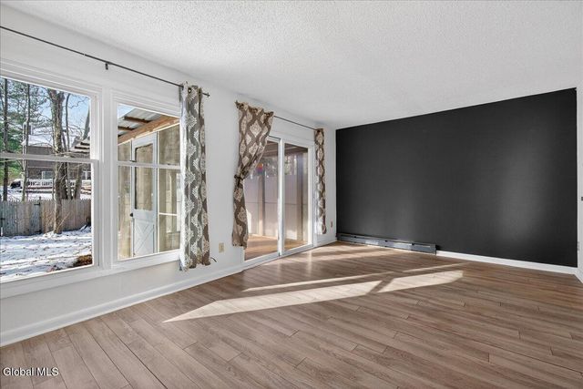 36 Tekakwitha Court, Clifton Park, NY 12065