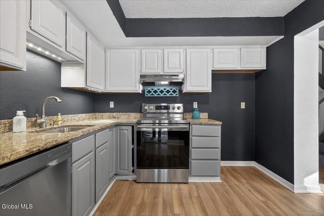 36 Tekakwitha Court, Clifton Park, NY 12065