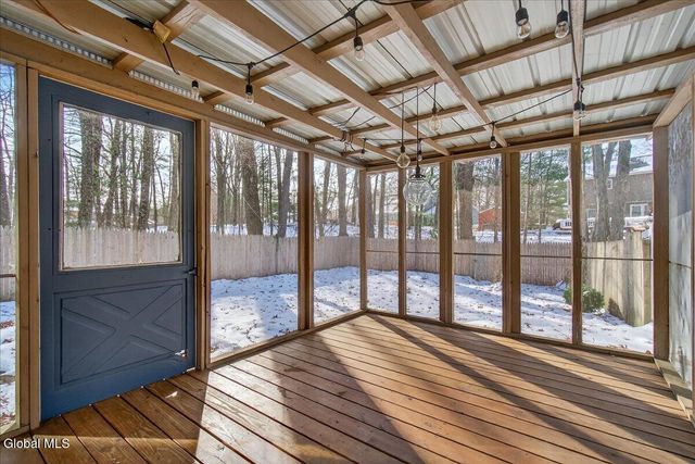 36 Tekakwitha Court, Clifton Park, NY 12065