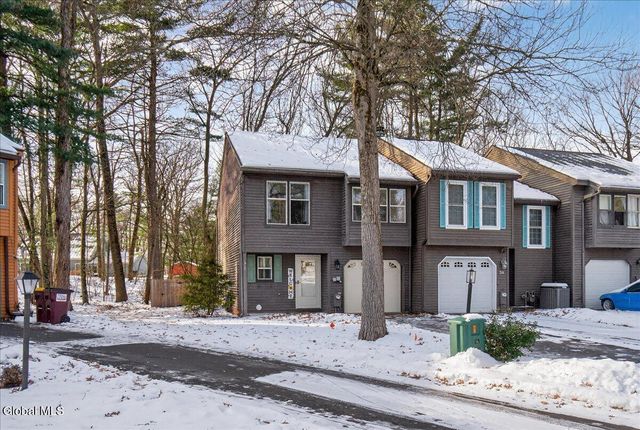 36 Tekakwitha Court, Clifton Park, NY 12065