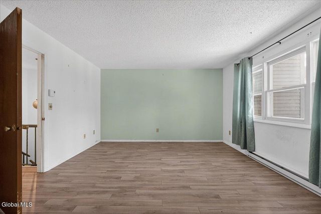 36 Tekakwitha Court, Clifton Park, NY 12065